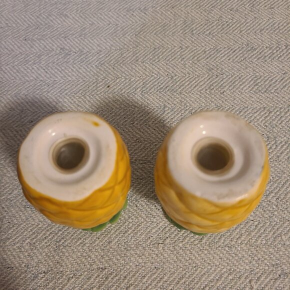 Pineapple salt and pepper shakers- ceramic - Picture 4 of 5